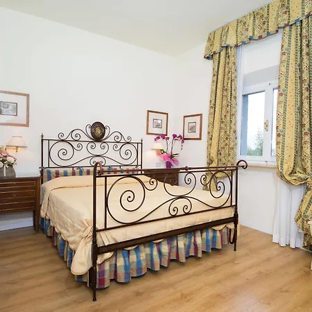 Garden Hotel 4*