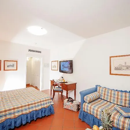 Garden 4*